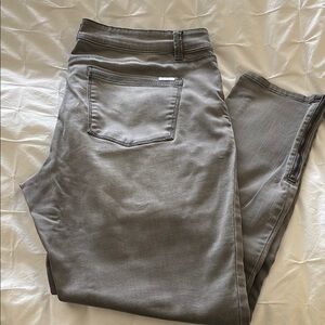 White House Black Market Gray Ankle Jeans w/ Ankle Zippers